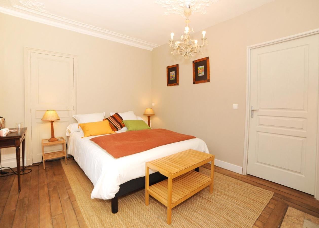 Bed and Breakfast Le Jardin Cathedrale à Chartres Extérieur photo